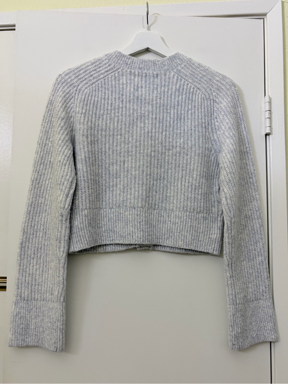 Abercrombie Crew Pearl Button Cardigan XS Gray Cropped Knit Coquette Sweater - Picture 5 of 7